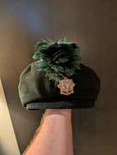 Royal Irish Regiment Caubeen With Badge in Great Condition picture