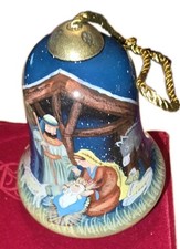 Ne’Qwa Art Christmas Ornament Manger Nativity Scene By Susan Winget Box 2012 picture