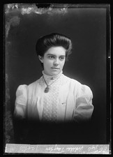 Photo:Adele Taylor Portrait 1905 1906 Woman in White Dress picture