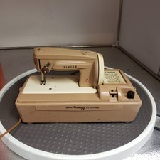 Vintage 1961 Singer SewHandy 50D Child's Electric Sewing Machine -Tested Works picture