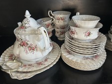 Royal Albert Lavender Rose Bone China Tea Set England 23 Pc Service for 6 picture