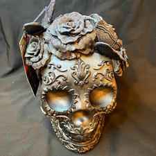 Decorative Floral Lace Skull Figurine w/ Roses, Black NEW w/ Tag SCARY HALLOWEEN picture