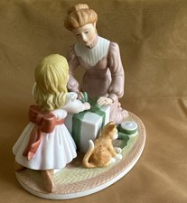Enesco Treasured Memories The Prettiest Package 1991 Christmas At Home picture