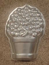 Vintage Wilton 1998 2105-2030 Flower Pot Bouquet Birthday Day Mothers Cake Pan picture