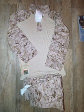 USMC FROG Combat Shirt & Pants (MR) - Marine Corps Desert MARPAT Medium Reg picture
