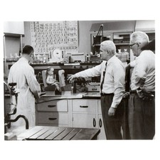 c1960 Press Photo Leonard Davidson Case of the Boston Electra CBS Reports TJ7-2 picture