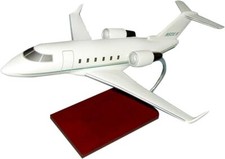 Canadair Challenger CL-601 Business Private Desk Display Model 1/48 SC Airplane picture