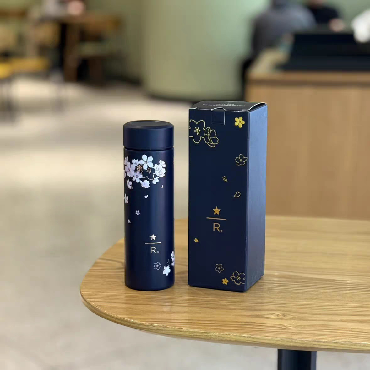 New 2025 China Starbucks Reserve Night Sakura 11oz SS Vacuum Cups Dark Blue Cups