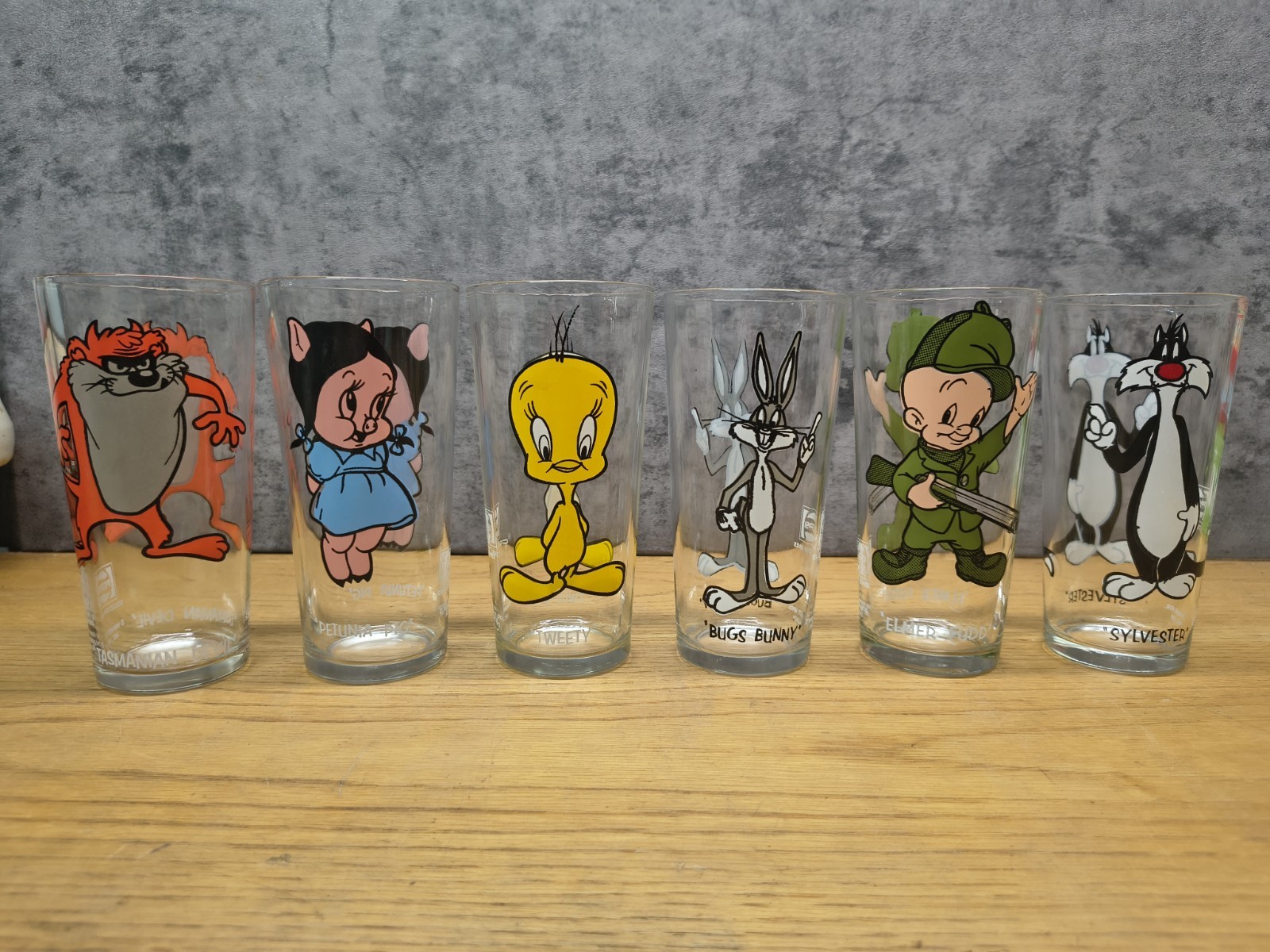 6 Vintage 1973 PEPSI Warner Bros Collector Series Looney Tunes Drinking Glasses