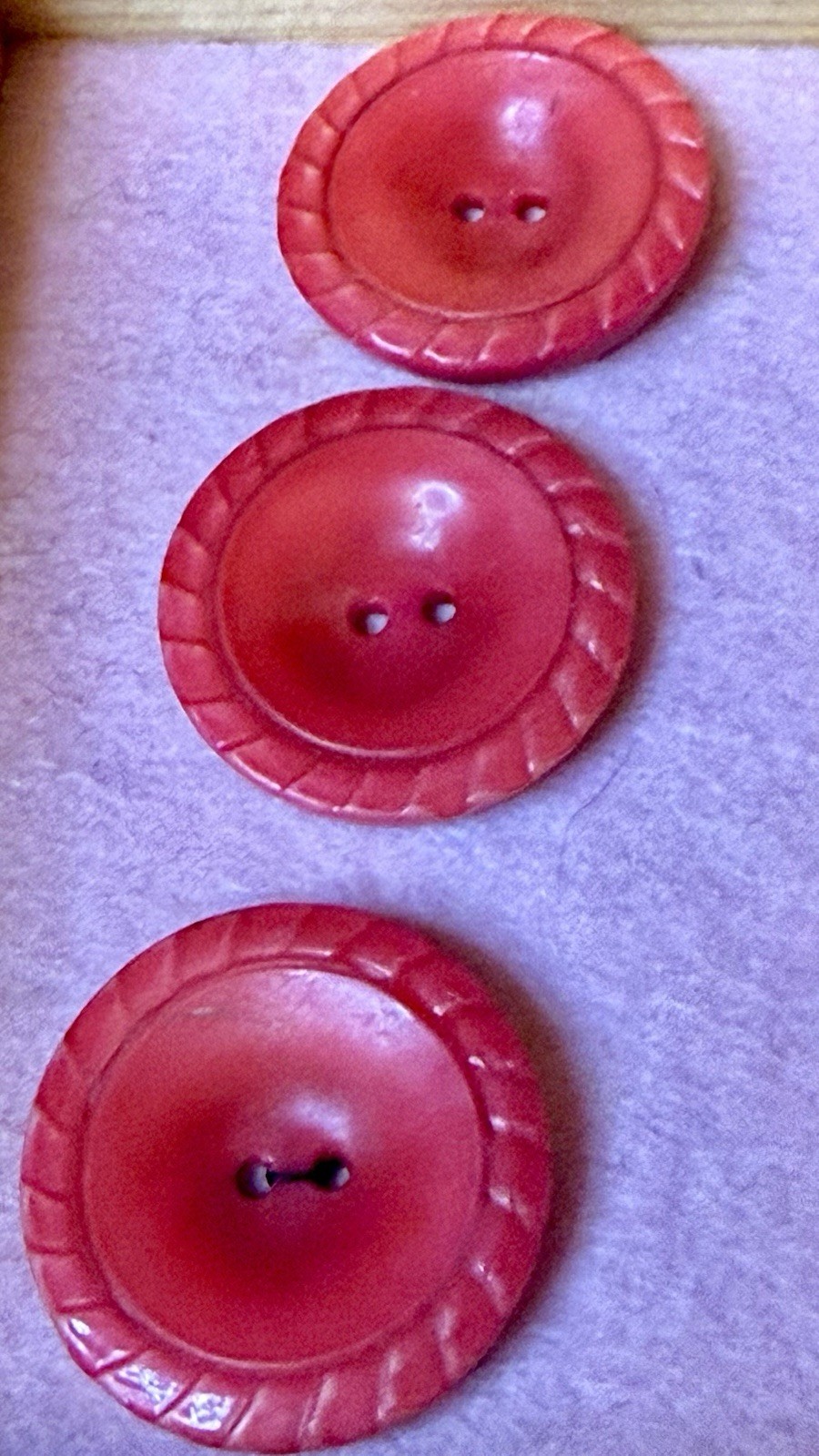 3 Vintage Red Bakelite Buttons 1\
