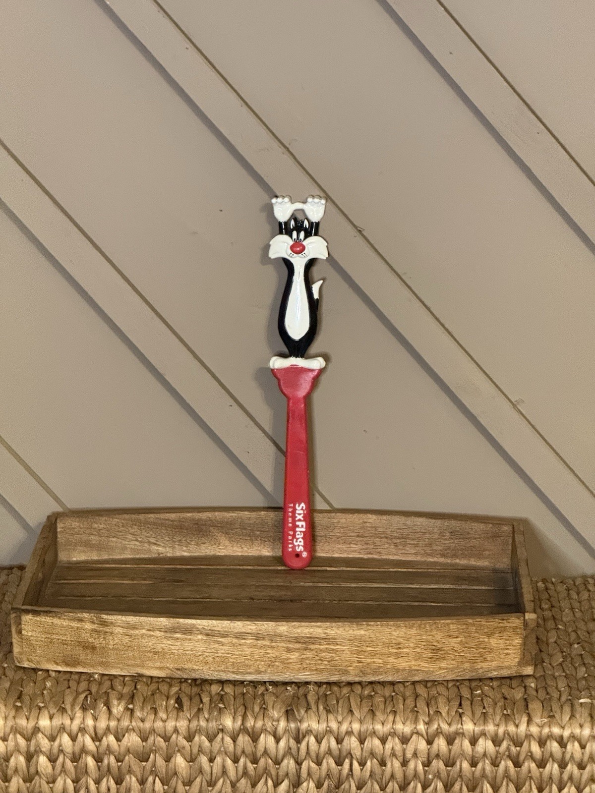 VTG - 1993 Warner Bros Six Flags Looney Tunes Sylvester The Cat  Back Scratcher