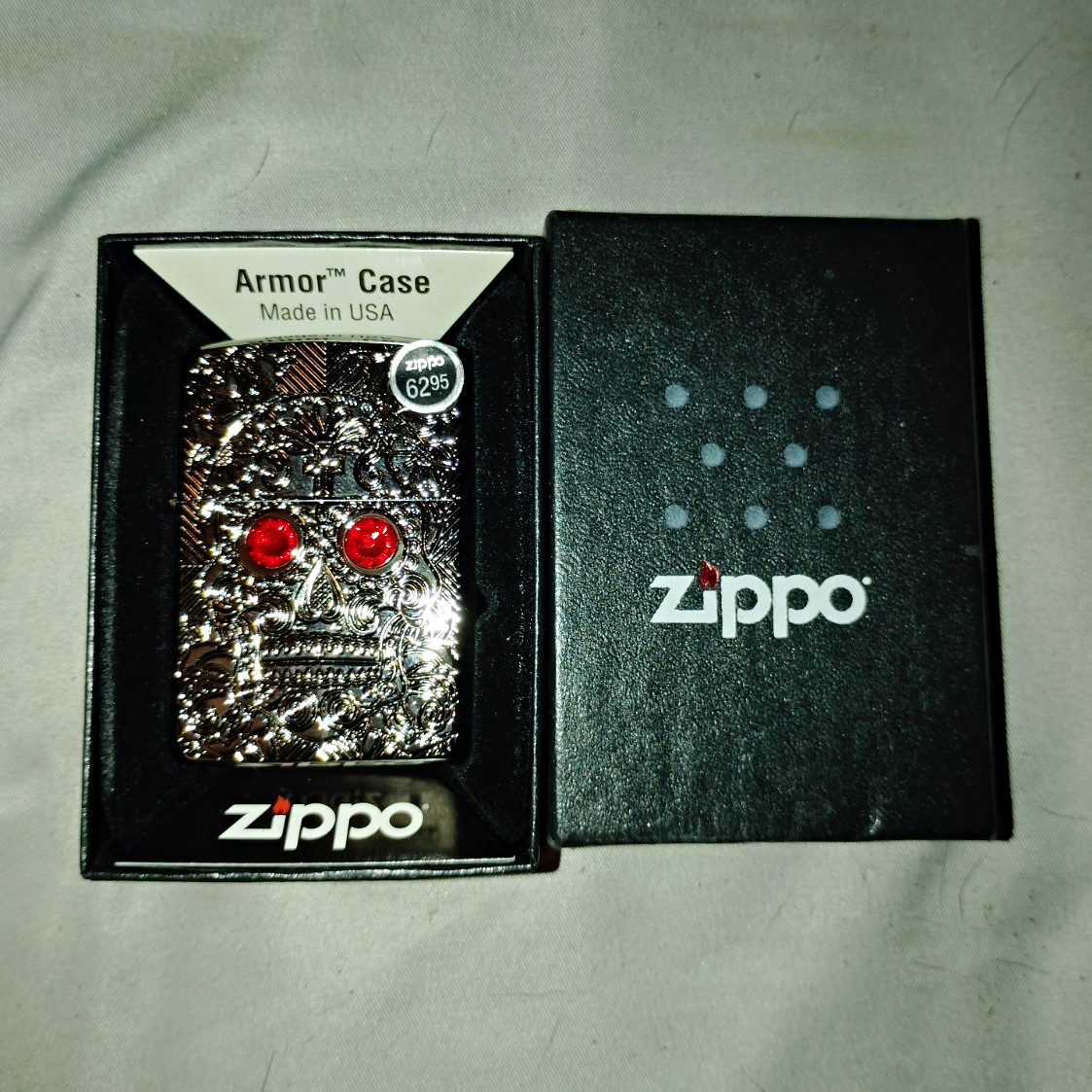 Zippo Armor Case Crystal Swirl Skull Lighter Red Eyes 6298 Made in USA Box