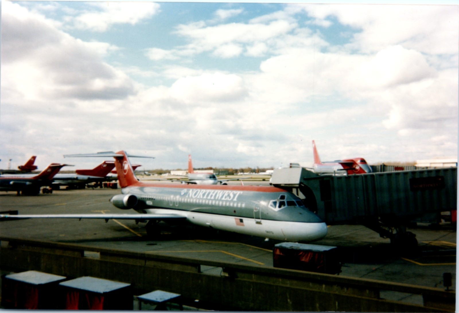 Vtg 1990s 4x6 Found Photo Northwest Airlines DC-9 Airplane Snapshot