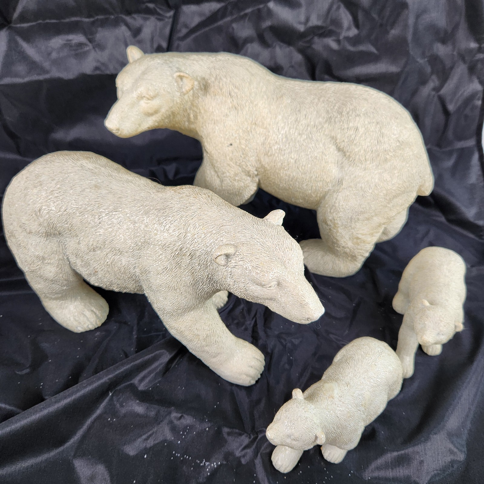 Polar Bear Family Figurine Set 4PCS Mother Father Cubs Wildlife Decor Statue