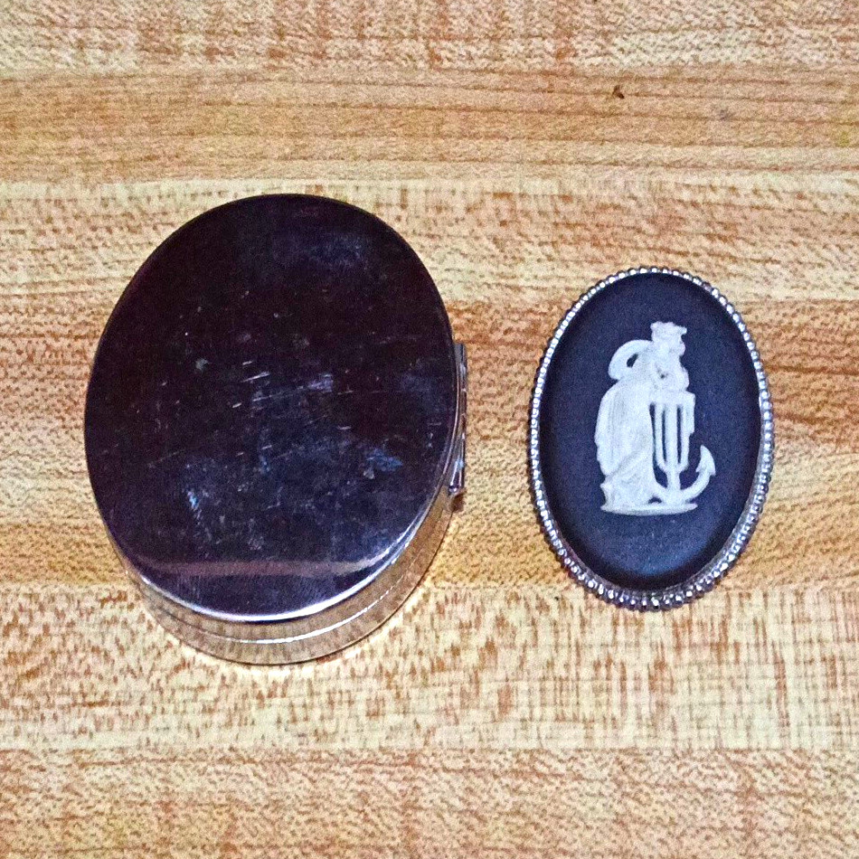 Wedgwood England Black Jasperware Cameo Oval Hinged Silver-Tone Compact