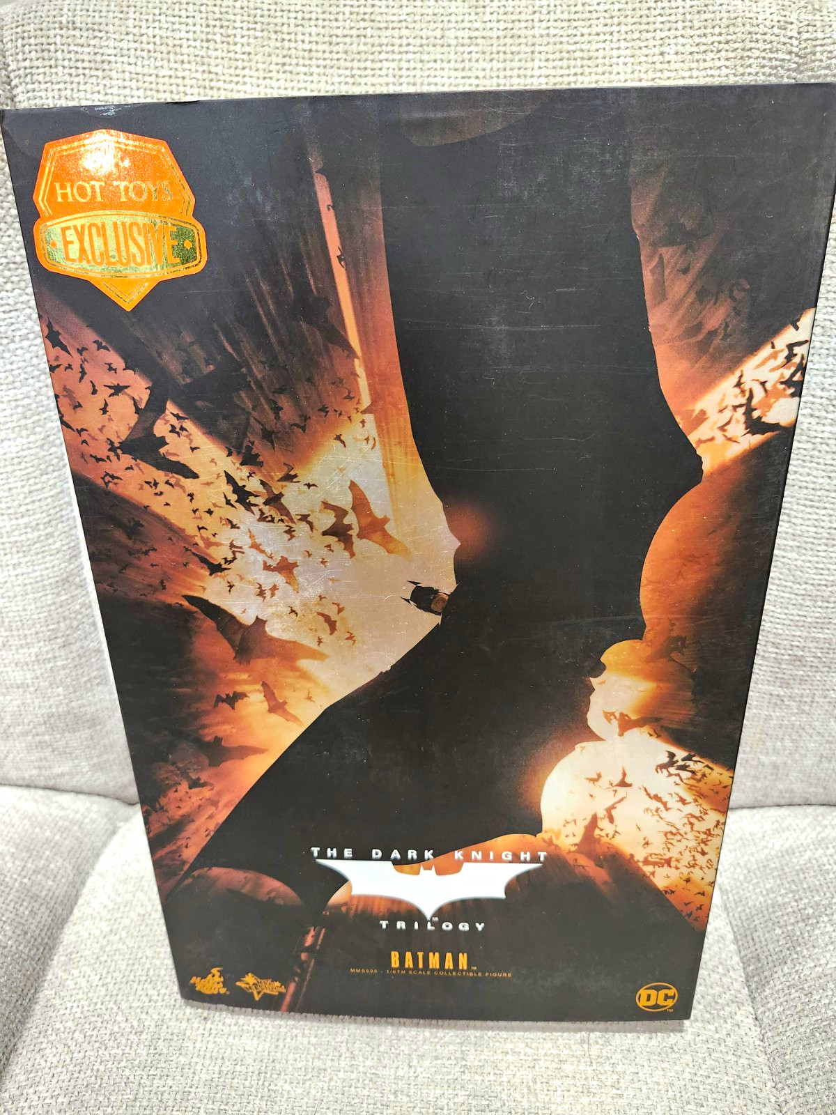 Hot Toys MMS595 Batman Begins 1/6 Scale Figure Sideshow Exclusive READ DISCRIPTI