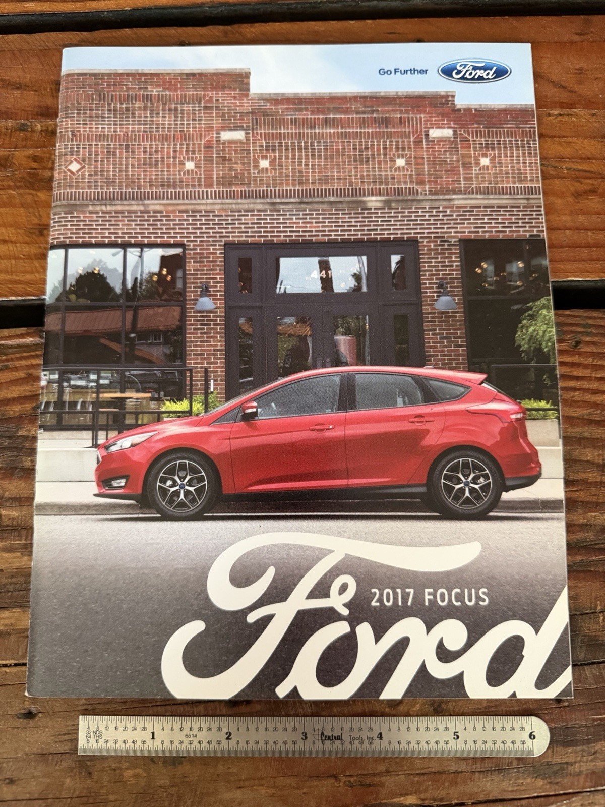 2017 Ford Focus Dealer Booklet