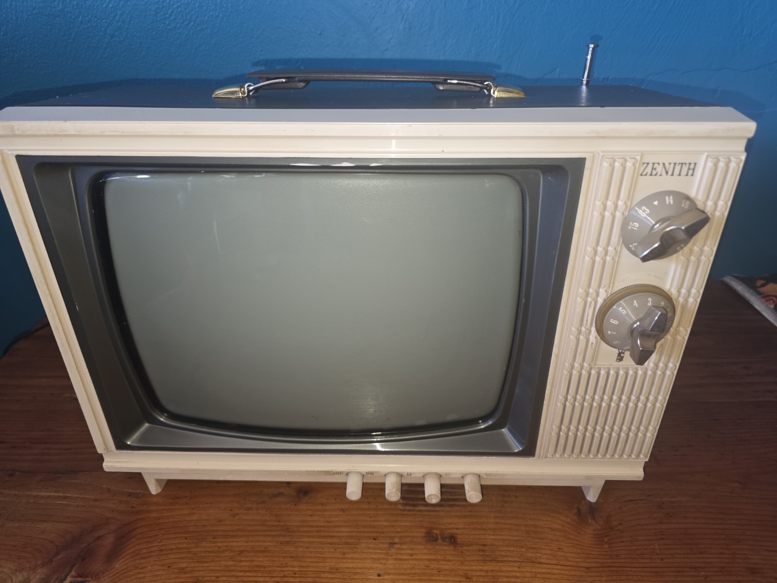 Vintage Zenith Tube TV 12\