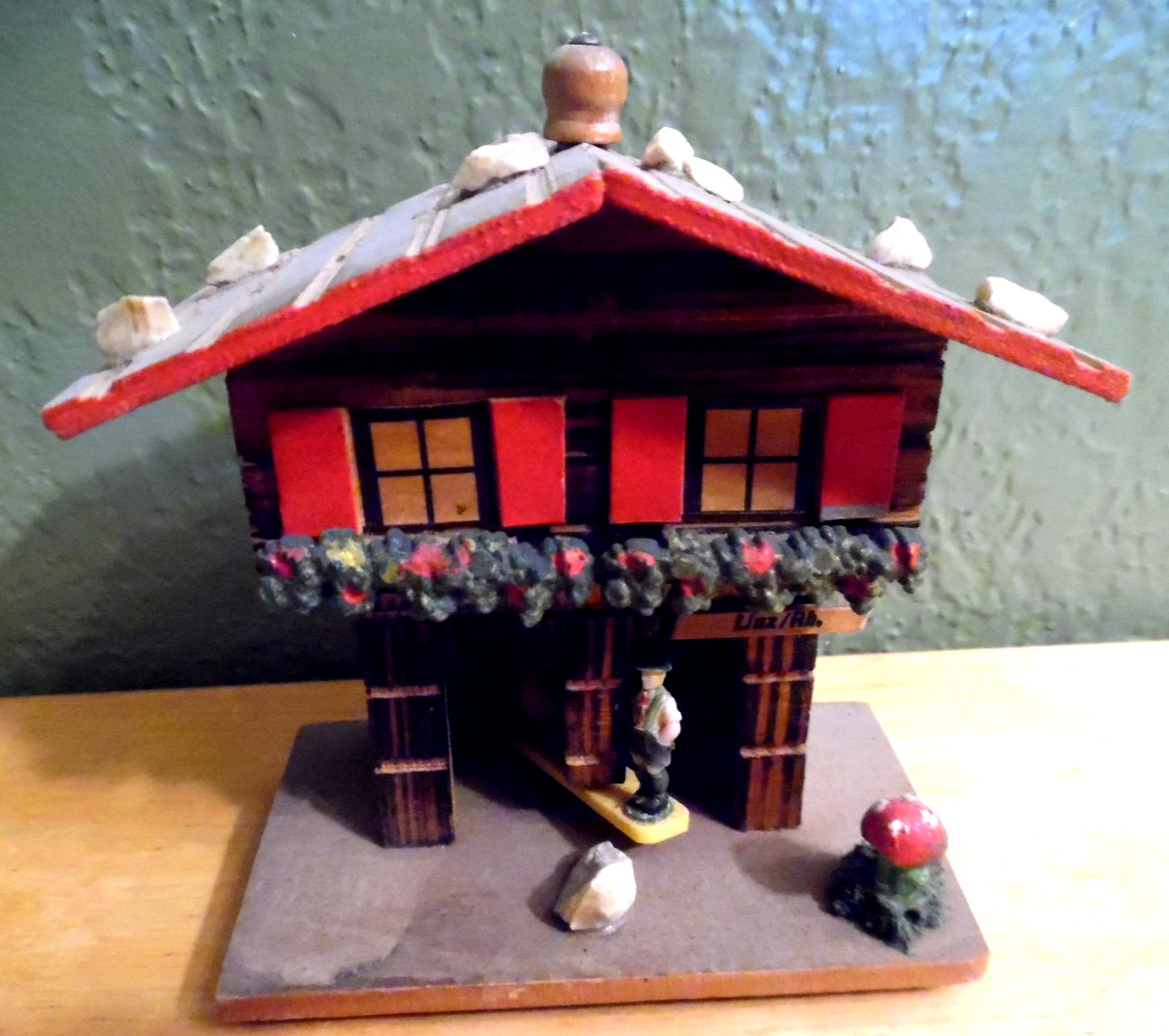 VINTAGE 1950'S WOODEN GERMAN CHALET WEATHER HOUSE WORKING