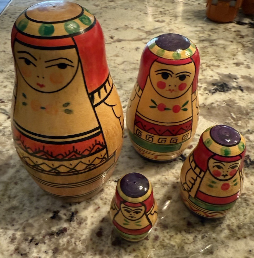 4 VTG Hand painted Mordova Region Russia Russian Folk Art nesting dolls