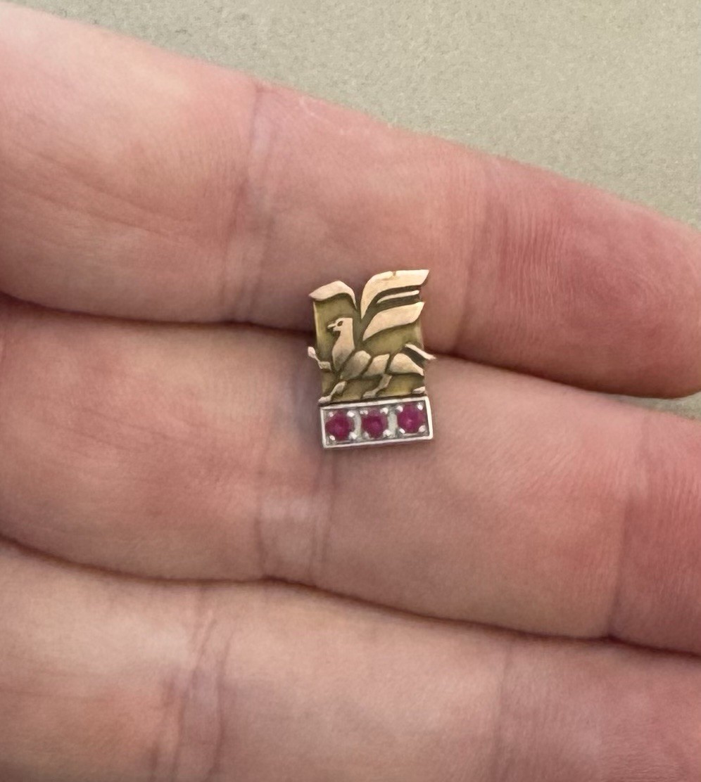 Vintage 10K Yellow Gold West Point Pepperell Service Pin 3 Ruby Griffin 2.2g