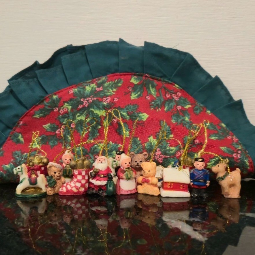 Mini Vintage Christmas Ornaments & Tree Skirt Set 1980s Holiday Miniatures  Sant