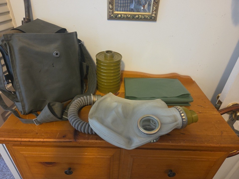 WWI US Original Gas Mask Set W/ Haversack Authentic