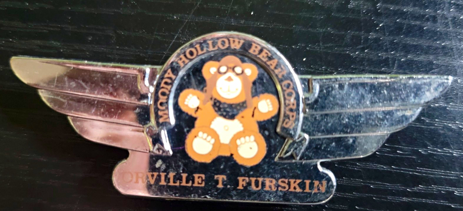 Vintage 1986 Orville T. Furskin Plastic Aviator Badge Moody Hollow Bear Corps