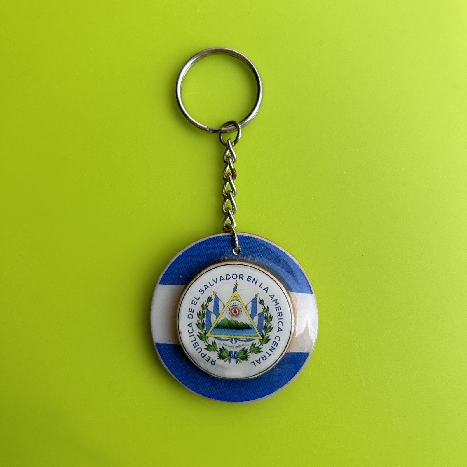 El Salvador Llavero #13 ESCUDO NACIONAL Wooden Handmade Key Chain DE MADERA
