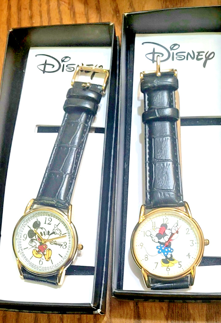 DISNEY Mickey and Minnie watches   LOT OF 2