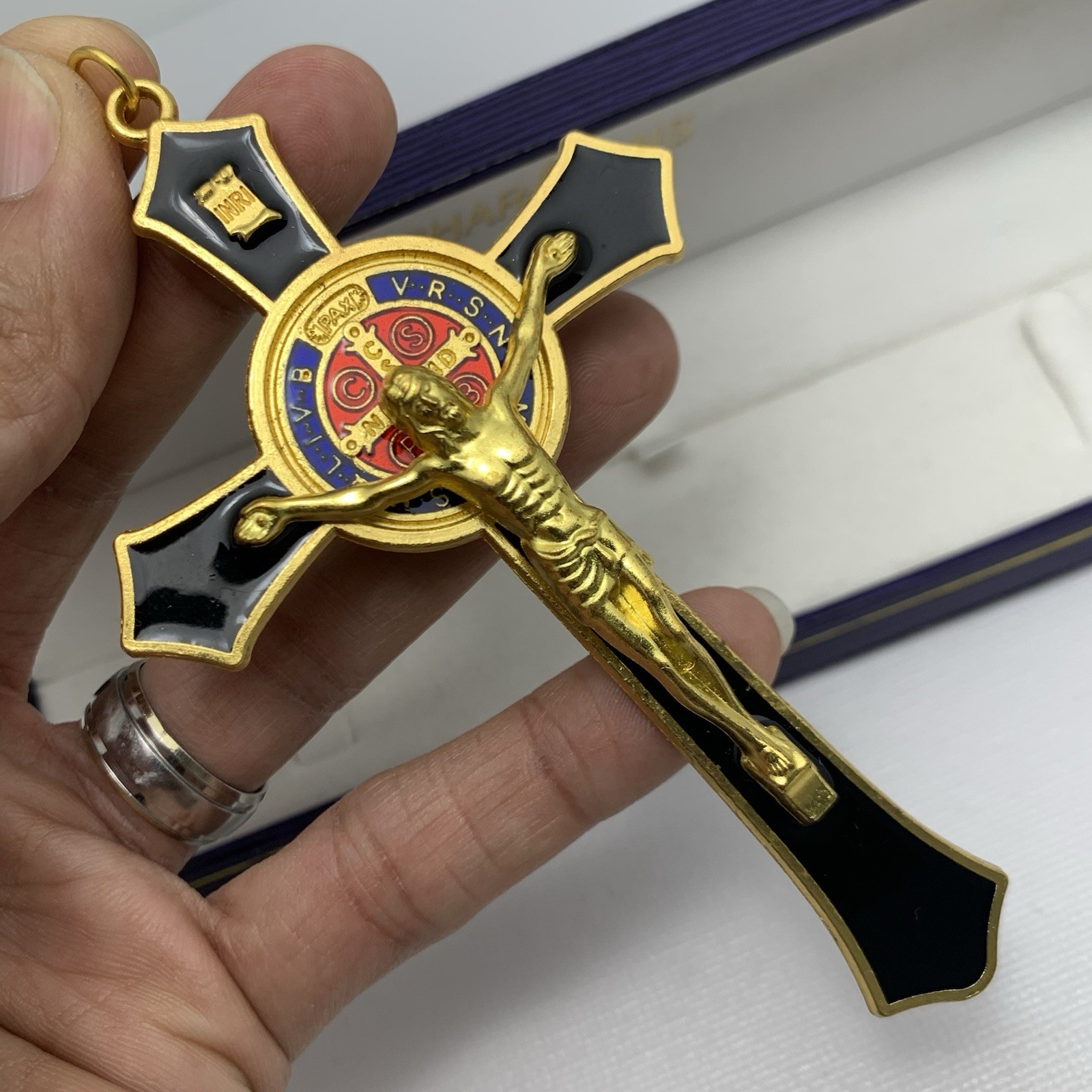 12 cm Vintage Metal Hand Hold Cross Crucifix Jesus Holy Carved Christ Gold Black