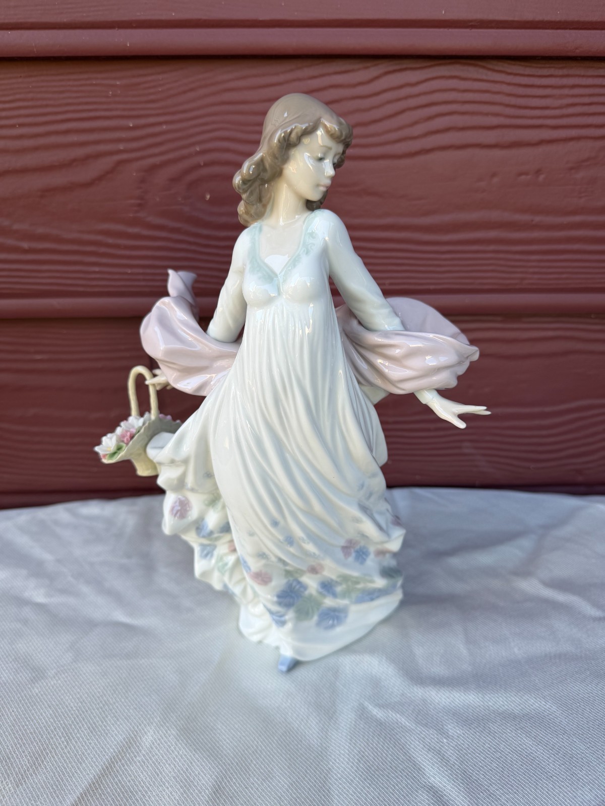 Lladro Spring Splendor 5898 Basket Flowers 12 Inch Porcelain Figurine Retired