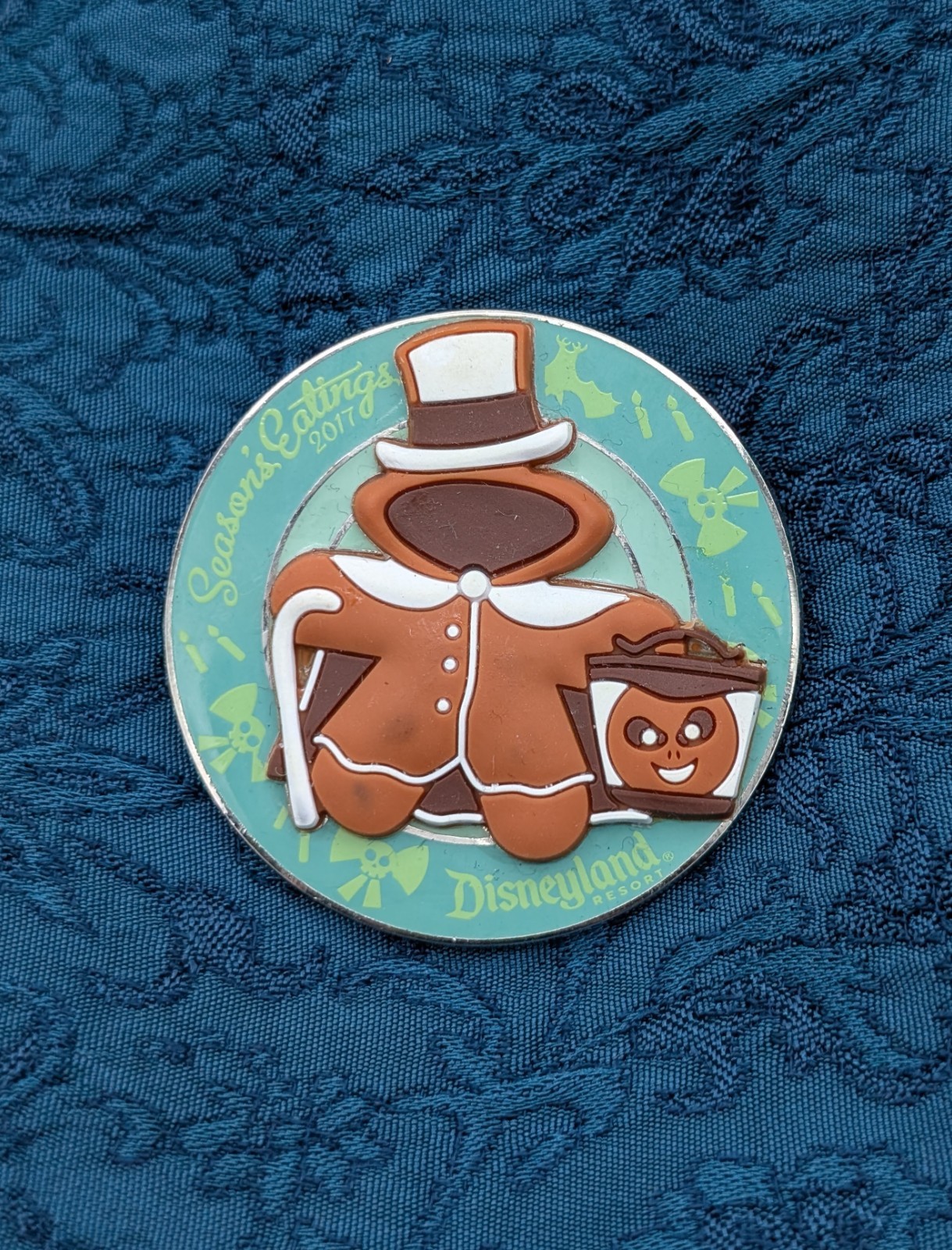 Disney DLR Season\'s Eatings 2017 - Gingerbread Hatbox Ghost Pin - LE 3000