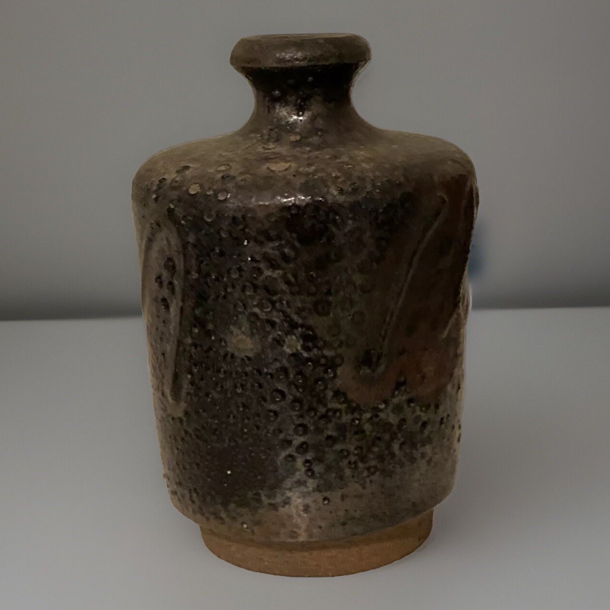 Vtg Japanese Pottery Sake Bottle Tokkuri / Bud Vase Semi-Glazed Biden Ware