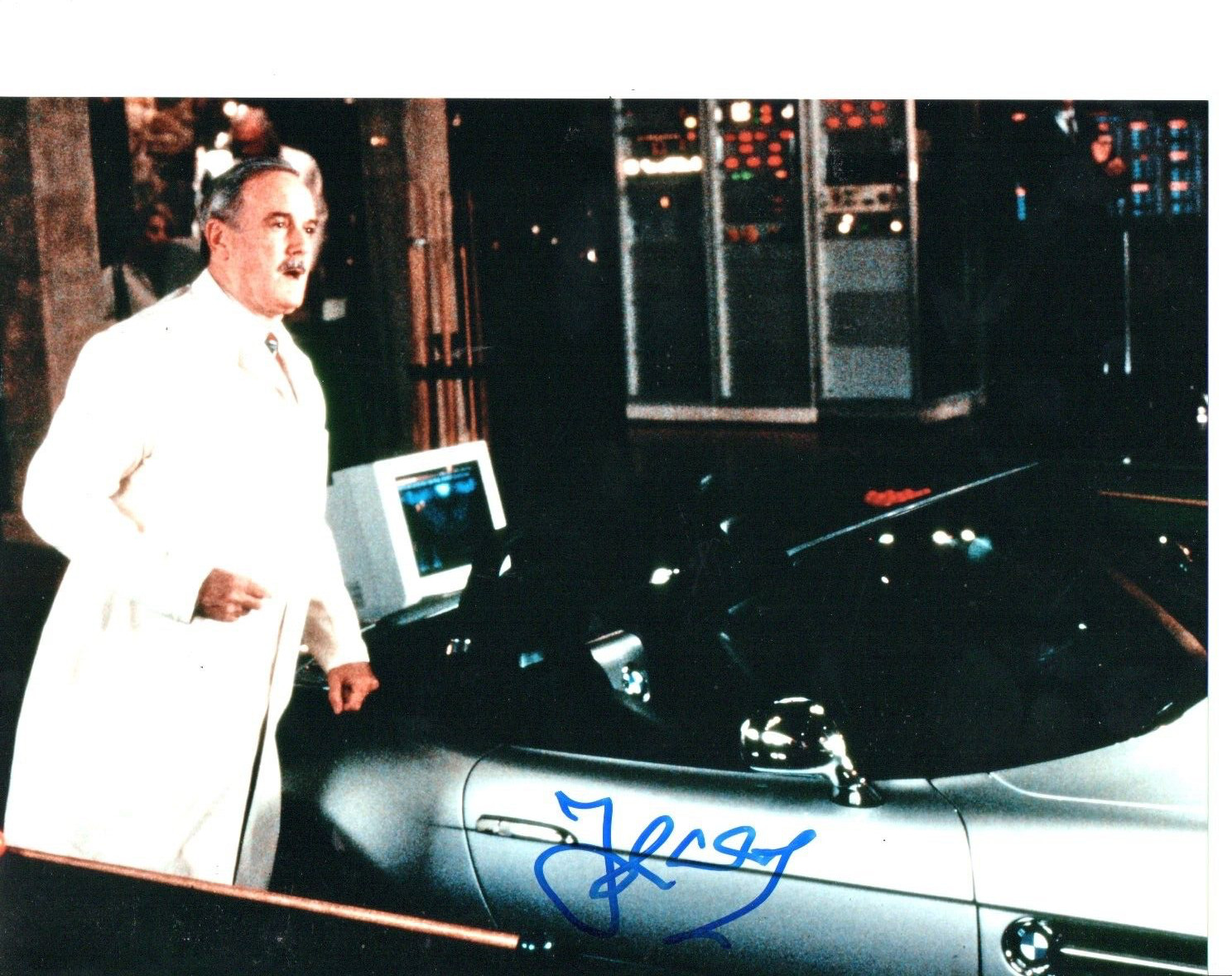 JOHN CLEESE 10-8 JAMES BOND AUTHENTIC AUTOGRAPH \