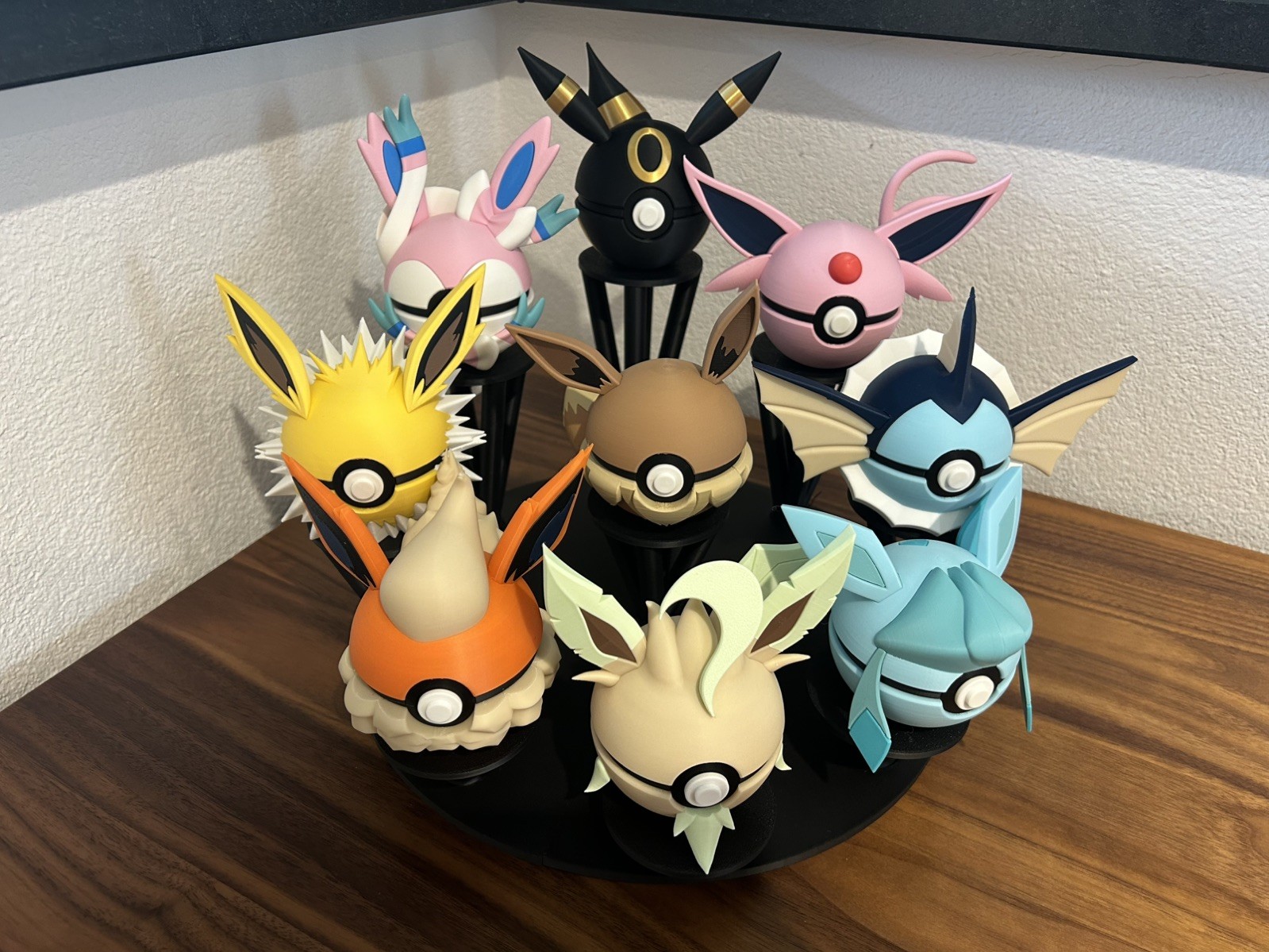 Eevee Evolutions inc Stand Soccer Poké Ball Pokémon Figure 1:1 Gift