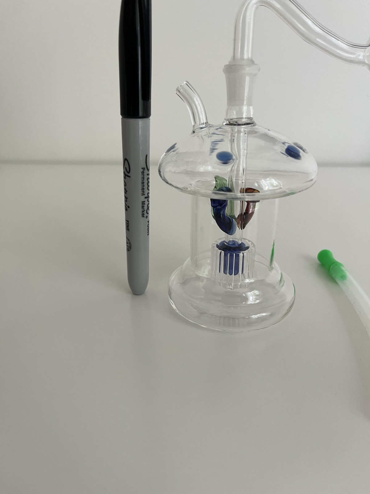 Mini Glass Collectible Hookah Water Pipe with Colored Accents and Hose