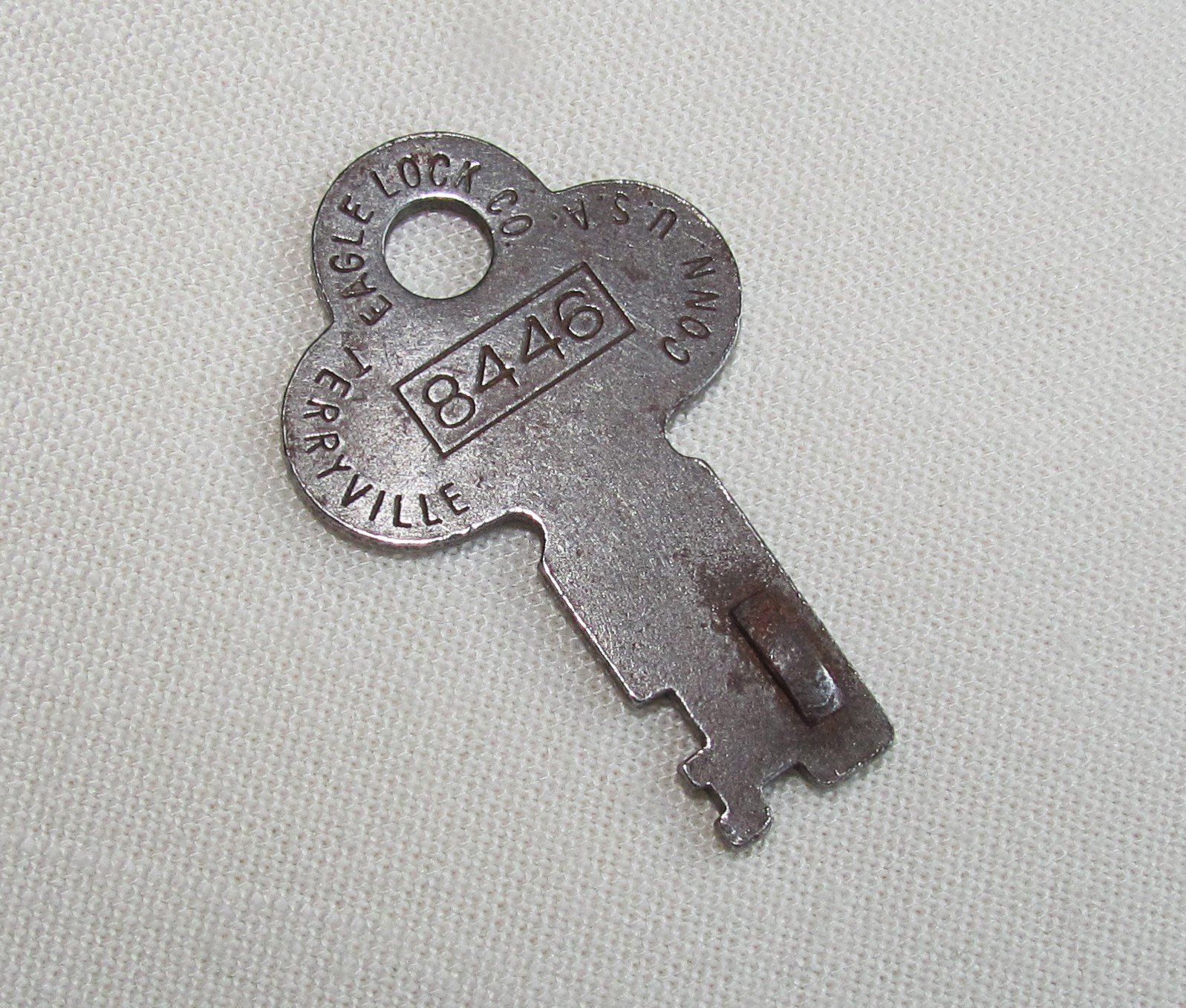 Vintage Antique Eagle Lock Co Key Terryville Conn # 8446 Luggage Suitcase Flat