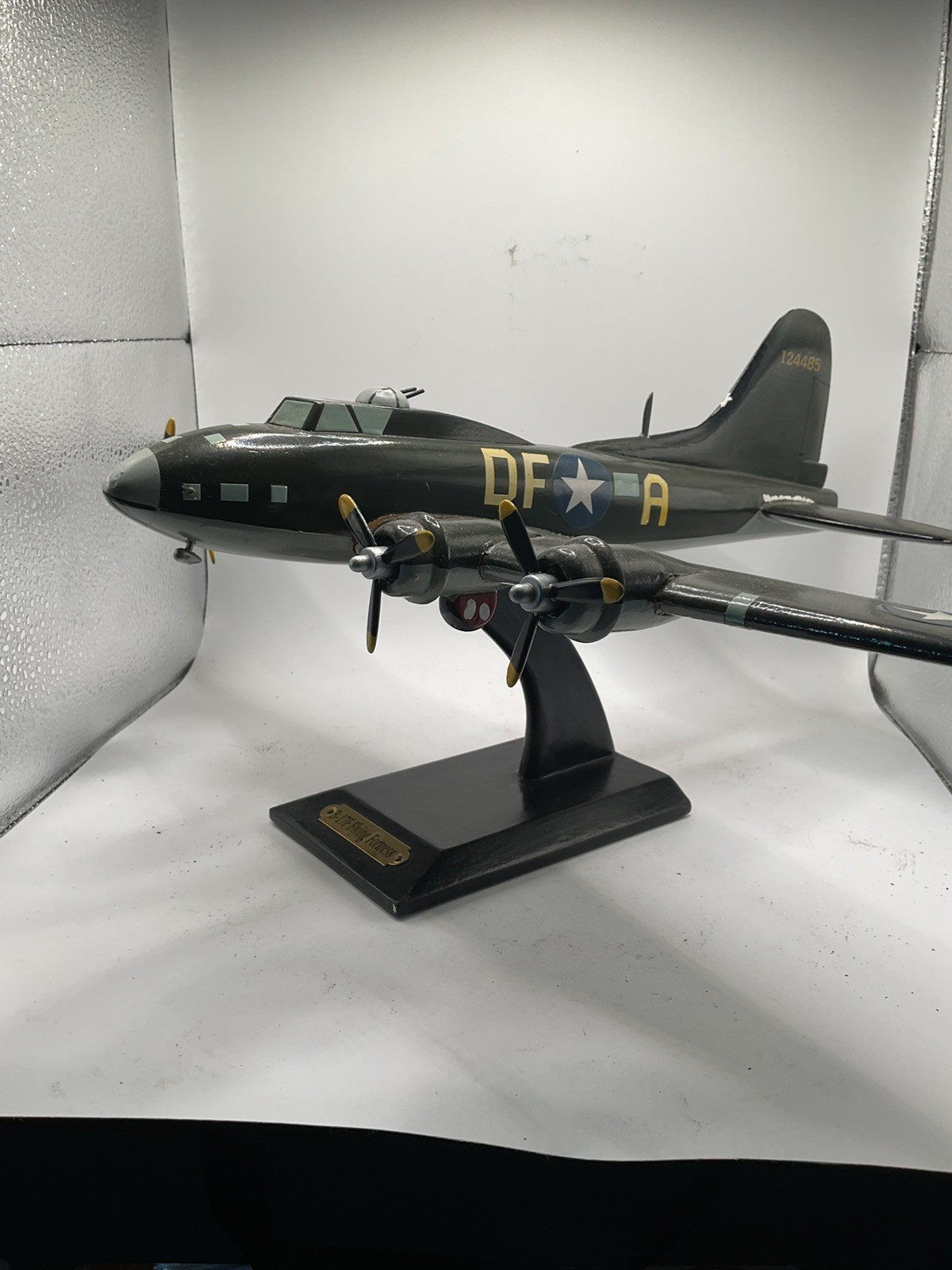  1/72 Scale  Memphis Belle US Bomber B-17F  Model Airplane AS IS