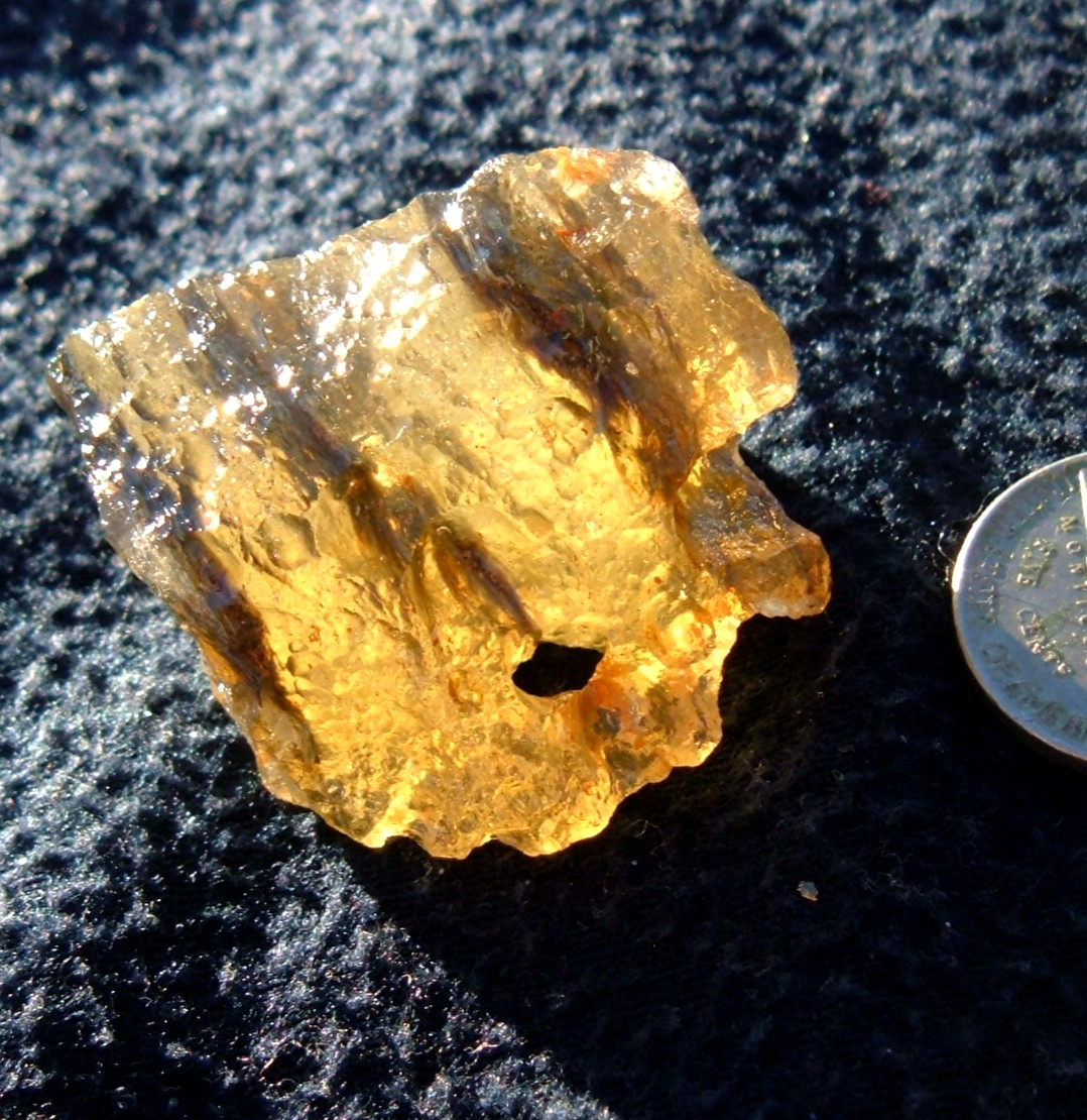 Libyan Desert Glass Meteorite Tektite impact specimen( 164 crt) Natural Hole