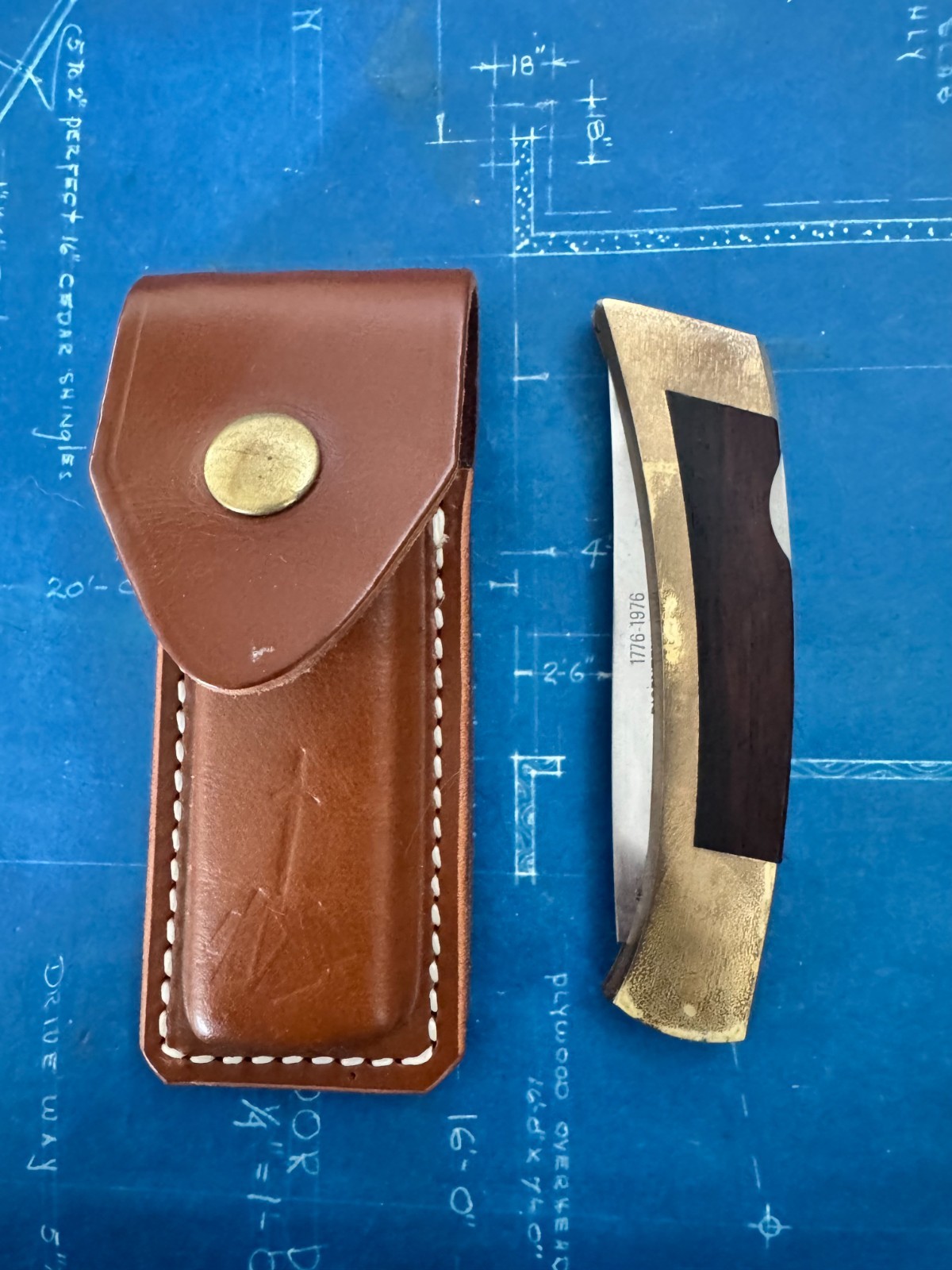 VINTAGE GERBER FOLDING KNIFE BLITZ BEER BICENTENNIAL ISSUE  SHEATH ADVERTISING