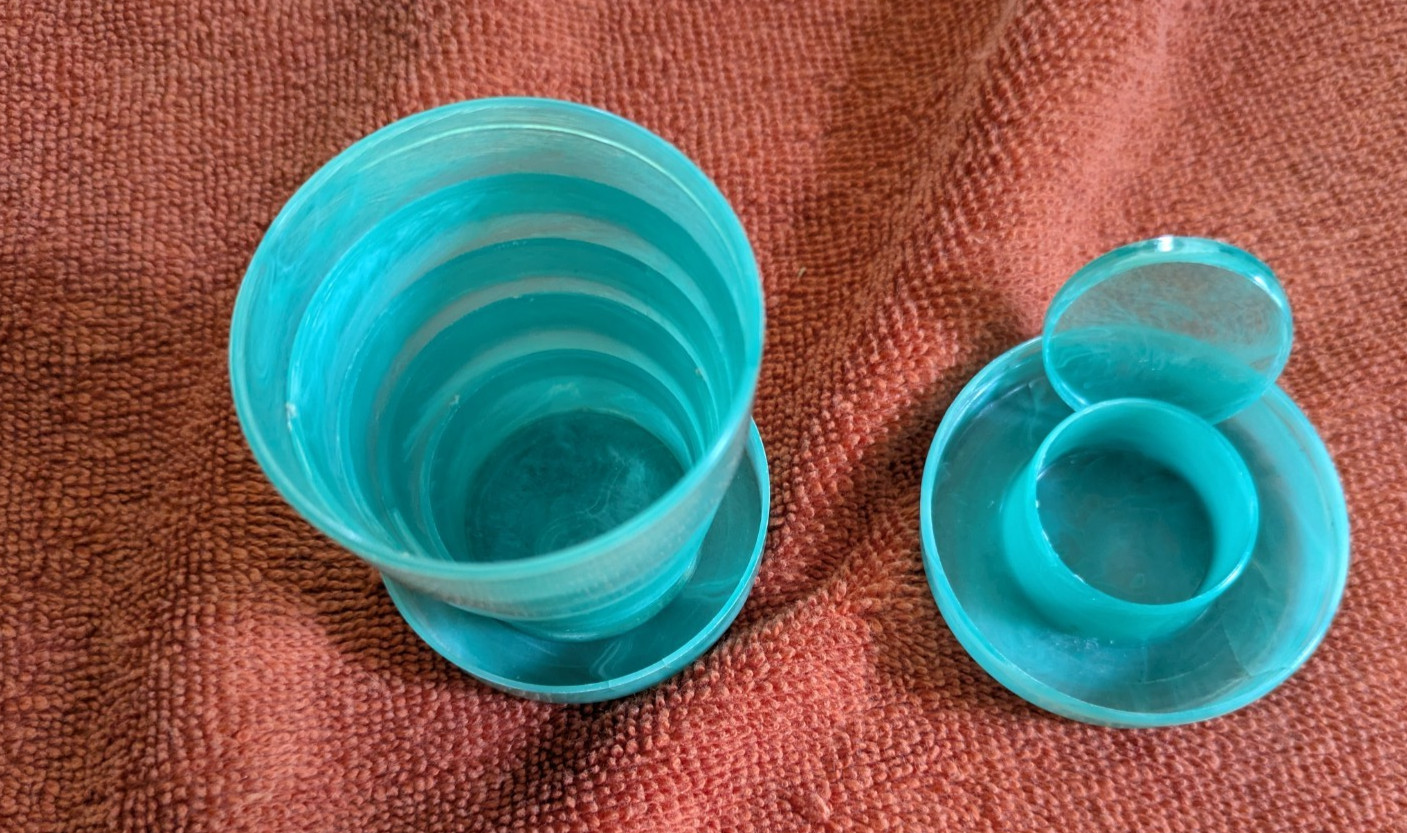 VTG. Stanhome Collapsible Travel Drinking Cup - Lid w/Pill Holder Plastic