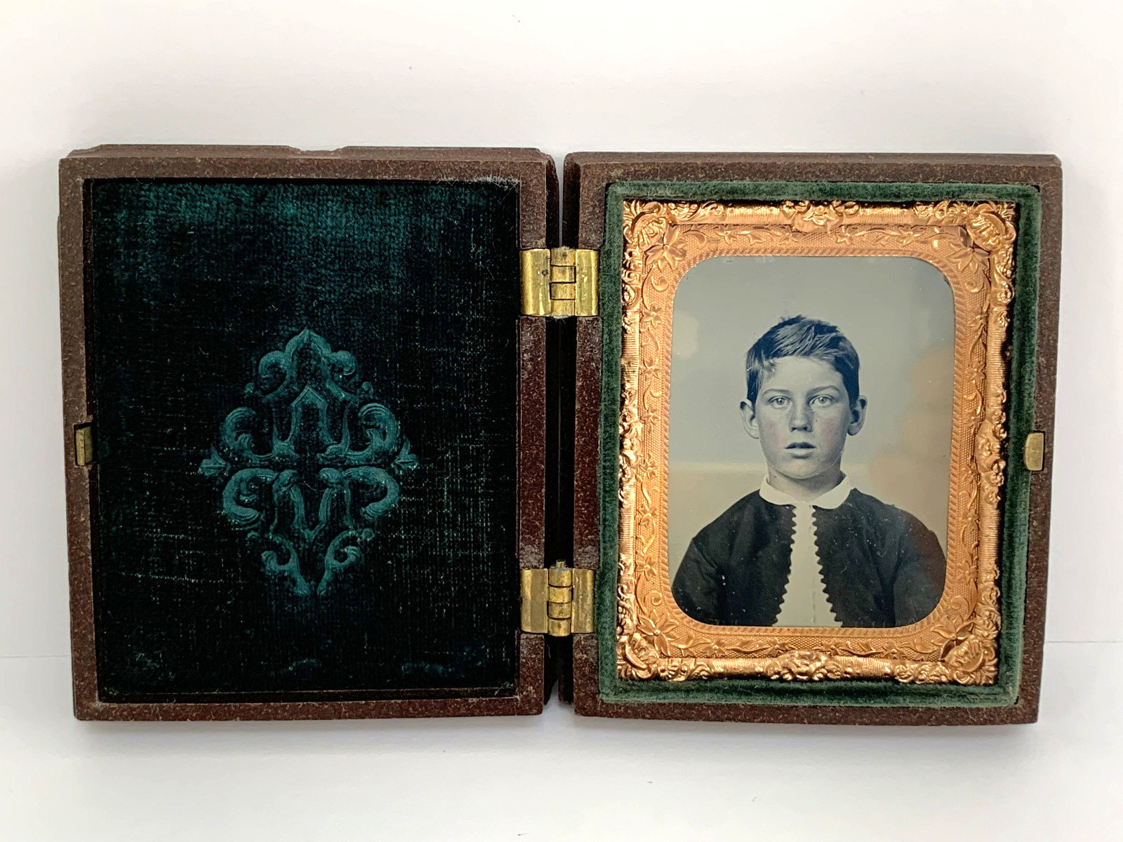 1/9th Plate Thermoplastic Union Case Ambrotype ? Photograph of Boy c1860s
