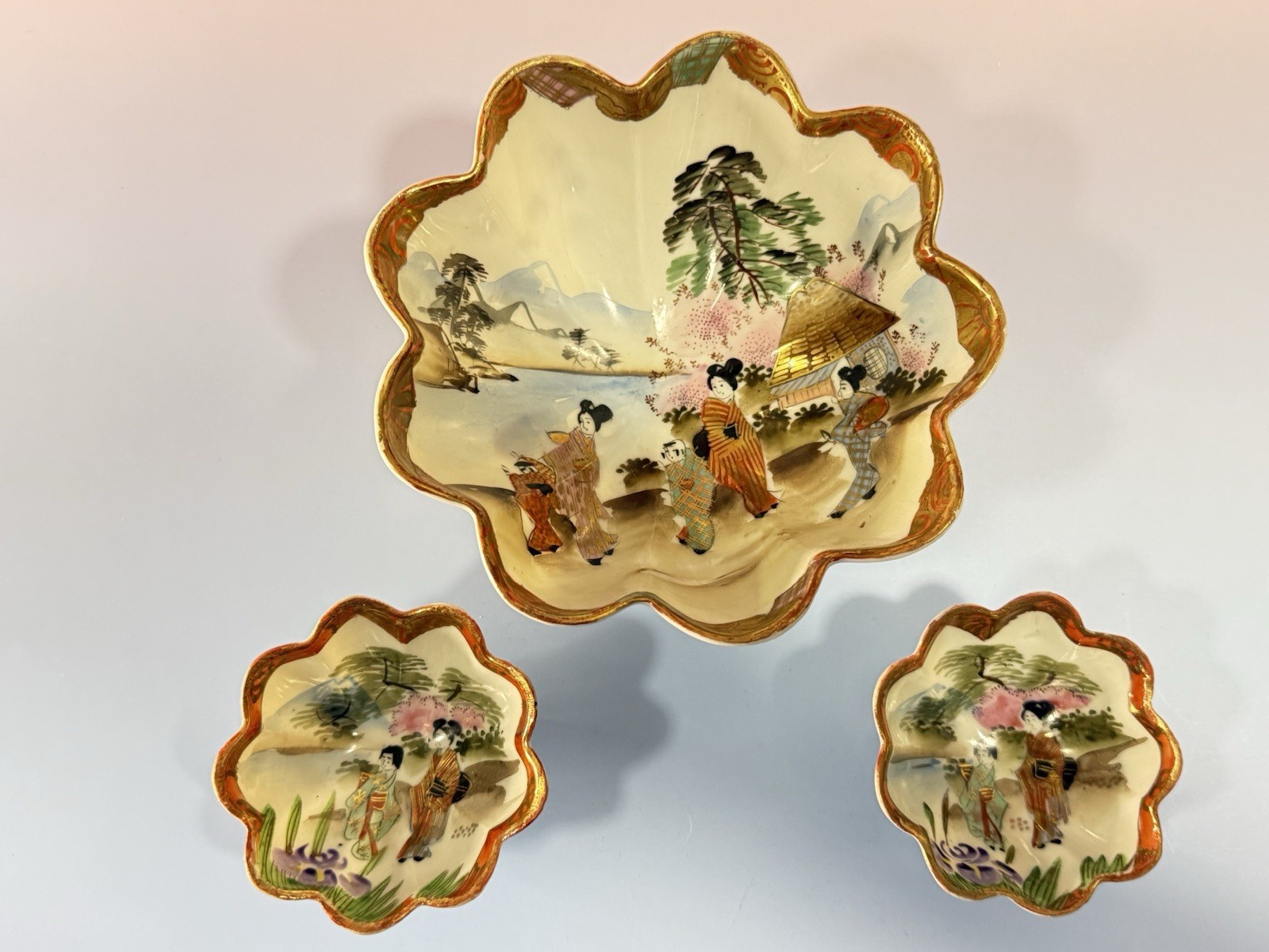 Vintage Japanese Hand Painted Porcelain Footed Bowls Geisha Landscape Set of 3