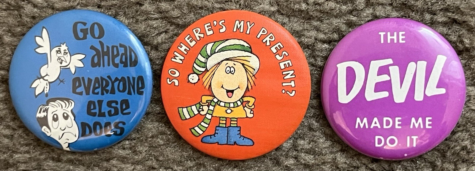 Vintage Buttons Lot Of 3