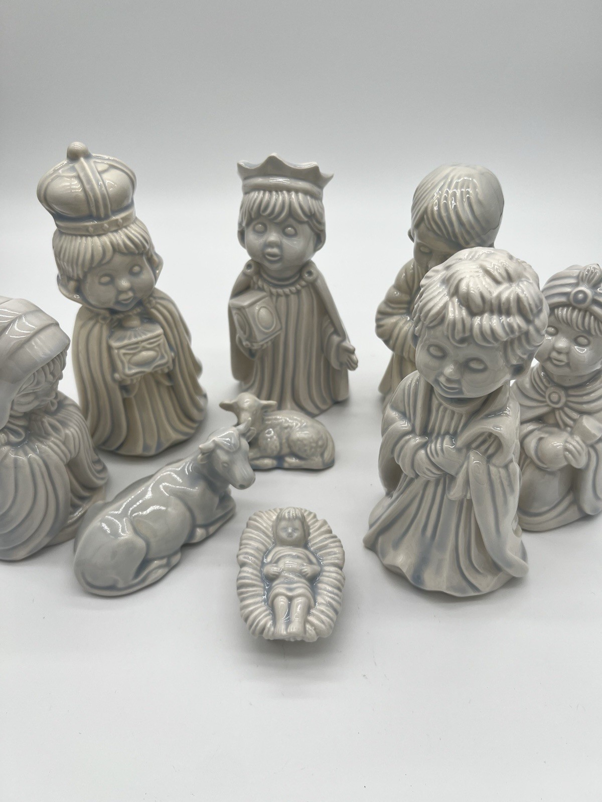 Vintage 1975 Arnel\'s Ceramic Nativity Set 9pc Blue Glaze Child Style Childwise
