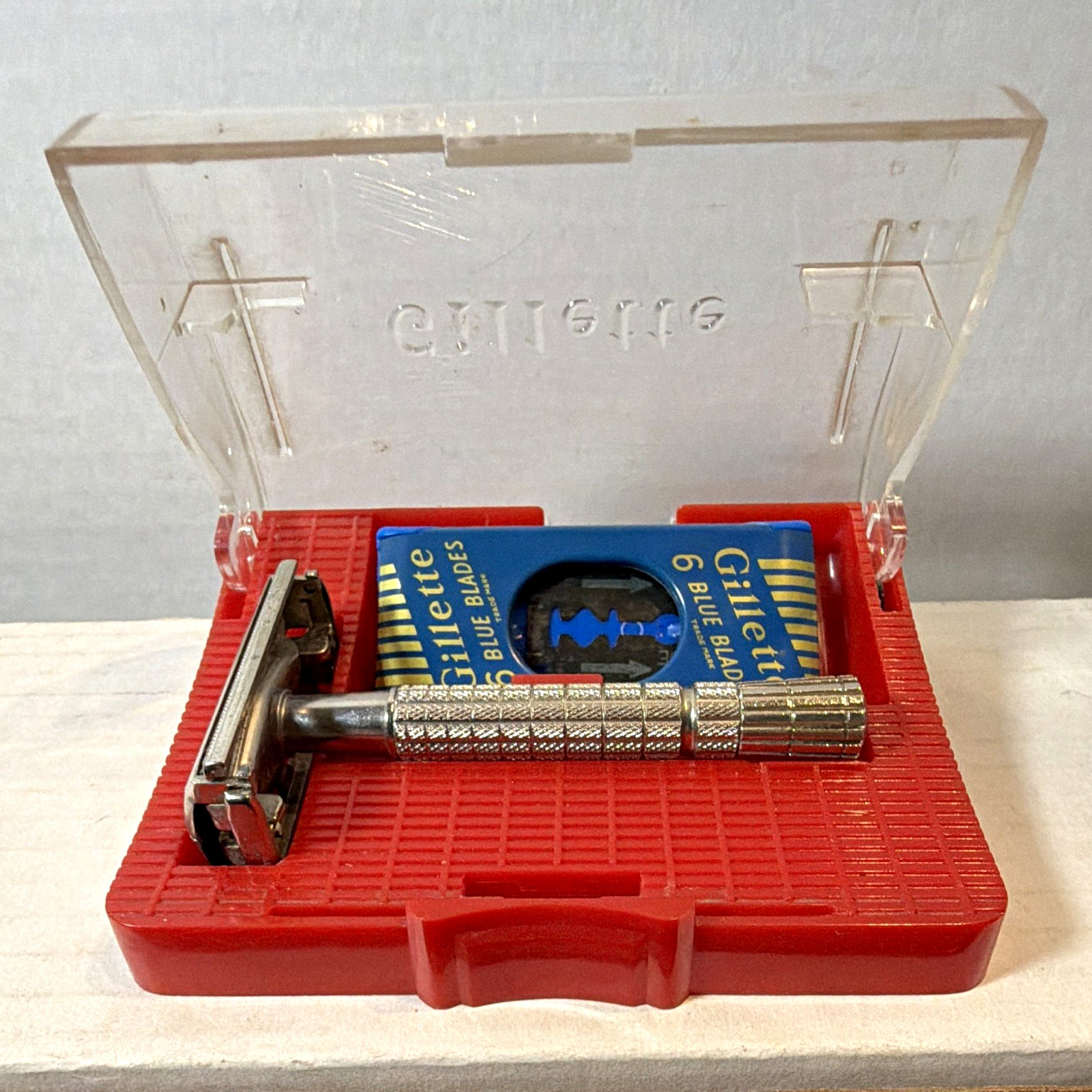 Vintage 1950’s Gillette  Metal Safety Razor w/ Travel Case & Blue Blades Pack