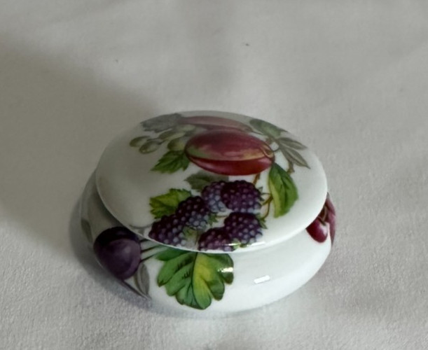 VTG Limoges Porcelain Trinket Box Fruit France