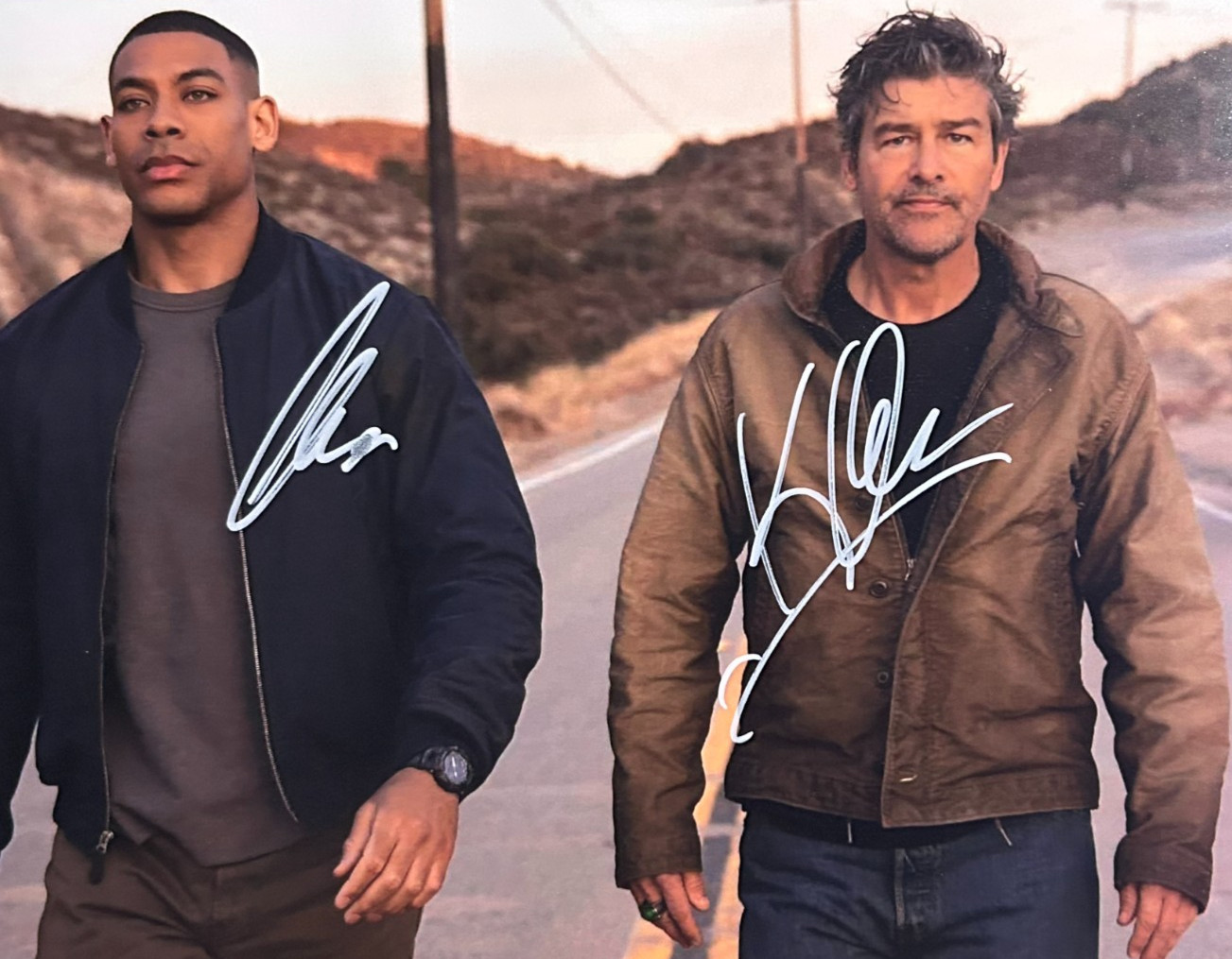 LANTERNS Signed (Kyle Chandler, Aaron Pierre) 8x10