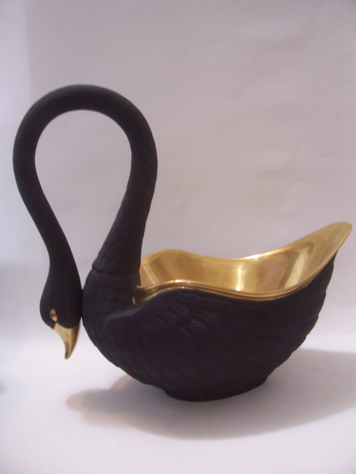 STUNNING L'OBJET BLACK SWAN LARGE MINT USSED CONDITION 13 INCHES HIGH